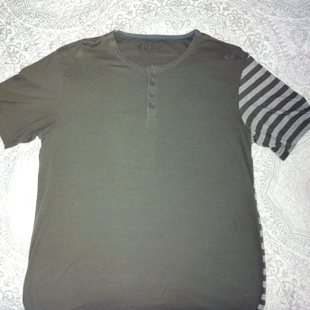 Fox Three Button Short Sleeve Shirt